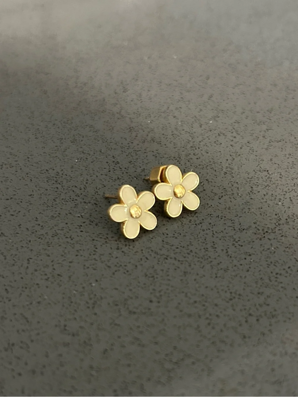 Marc by Marc Jacobs discontinued gold flower stud earrings